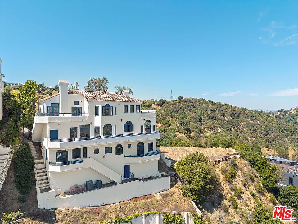 2131 Kew Dr, Los Angeles, CA 90046 | MLS #26680283 | Zillow