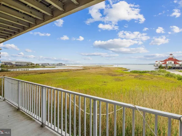 105 56th St #210-P1, Ocean City, MD 21842