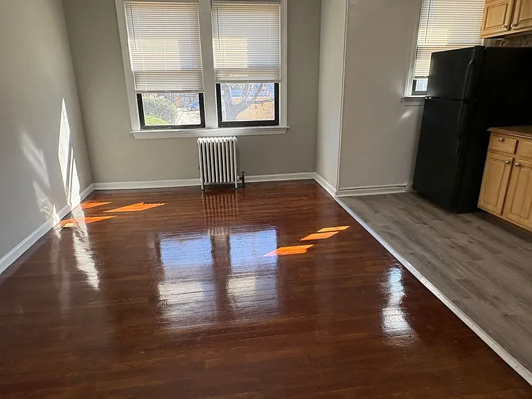 129 Webster St NW — Photo 4
