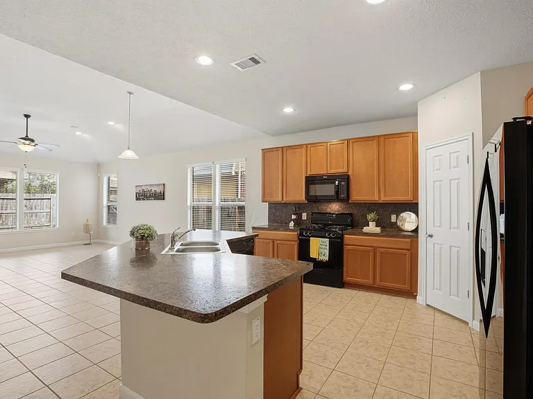 11103 Avery Oaks Ln — Photo 17