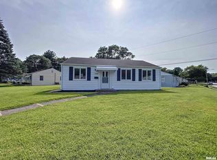 1103 39th St, Moline, IL 61265
