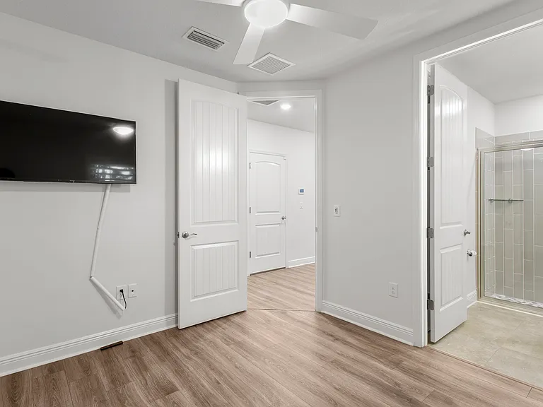 3803 W Cleveland St — Photo 7