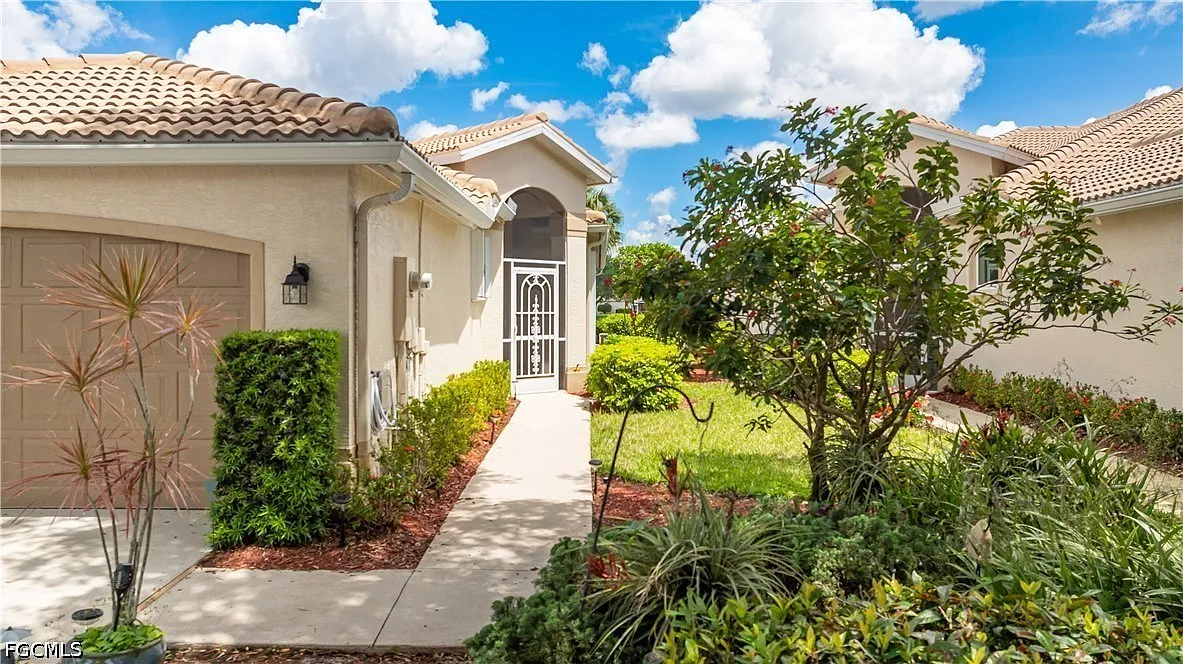 2 bed, 2.0 bath, 1723 sqft, $3,900 — Photo 2