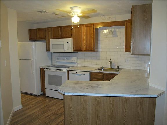 5th image of 69 Kennedy Ln APT E