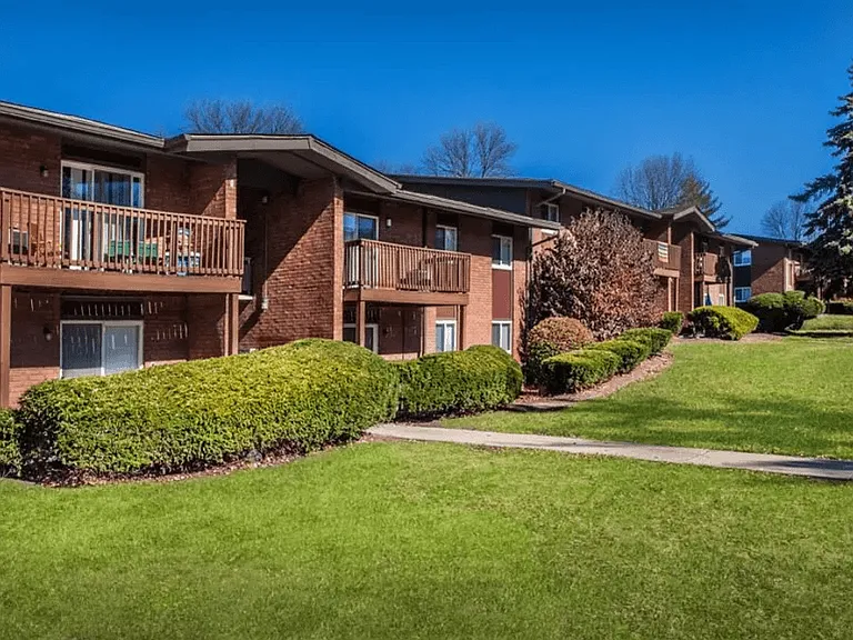 Brookwood Apartments — Photo 6