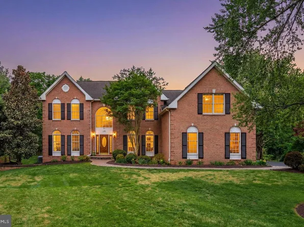 1702 Landon Hill Rd, Vienna, VA 22182