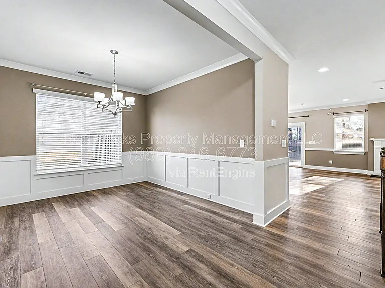 149 Kingston Dr — Photo 8