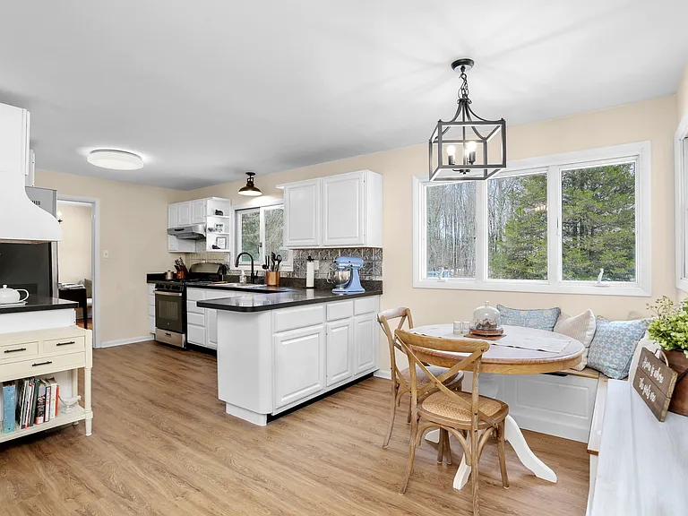 65 Banks Rd — Photo 16