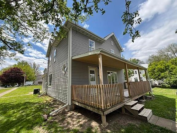 2nd image of 411 E Jayne St
