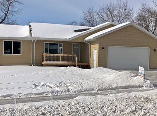 2703 S Willow Ave, Sioux Falls, SD 57105