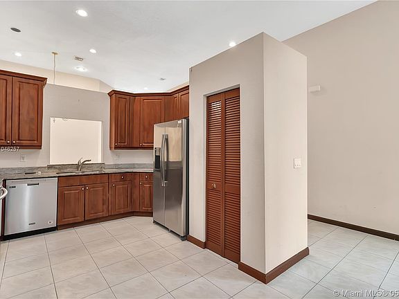 4th image of 5142 W Madison Lakes Cir W