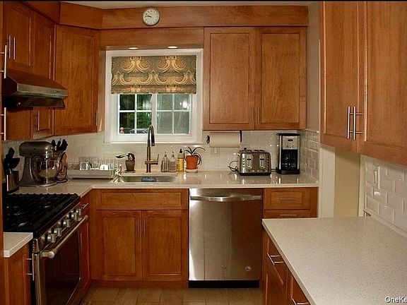 2nd image of 18 Coralyn Ave