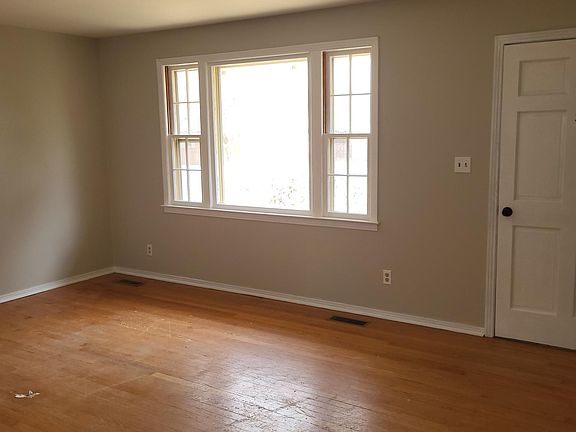 2nd image of 32 Hillview Dr