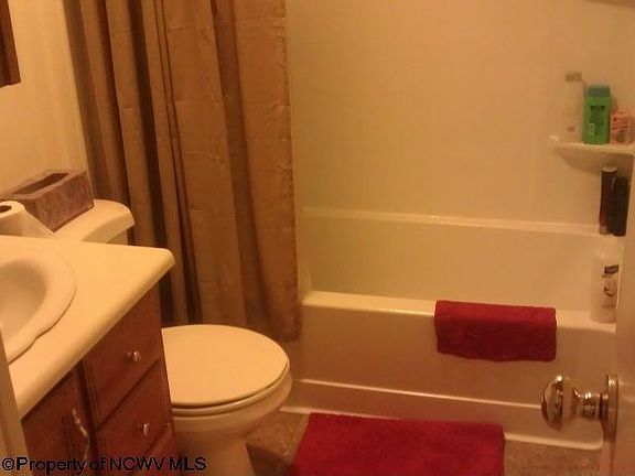 3rd image of 205 Savannah St