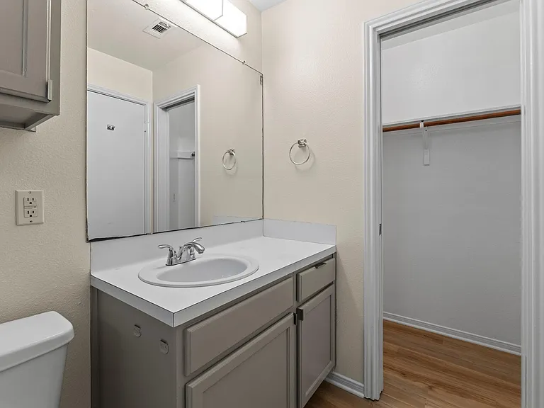 1501 Catherine Ct — Photo 17