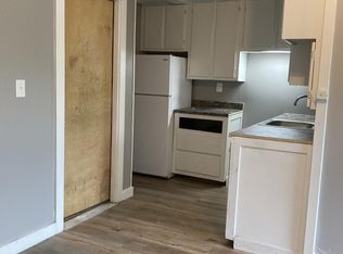 7 Lynn St APT 11, Norway, ME 04268