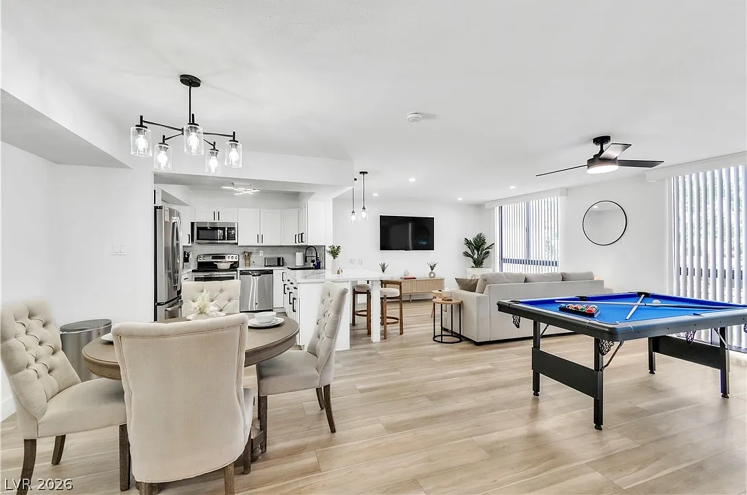 2 bed, 2.0 bath, 1321 sqft, $2,200 — Photo 1
