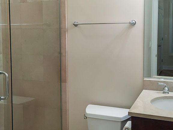 4th image of 2324 N Southport Ave APT 1-A