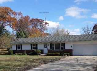 629 Forsythia St SE, Demotte, IN 46310