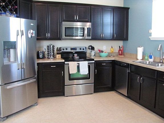 3rd image of 113 Logenberry Ct