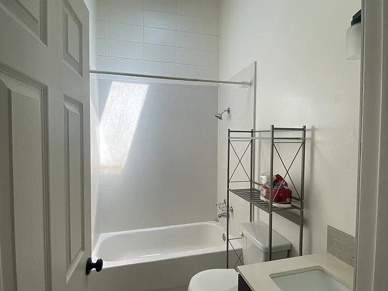 779 Holmes St — Photo 6