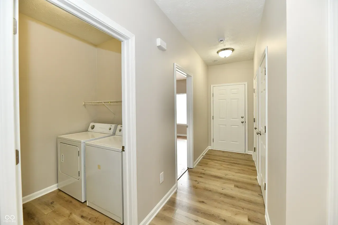 2 bed, 1250 sqft, $1,750 — Photo 3