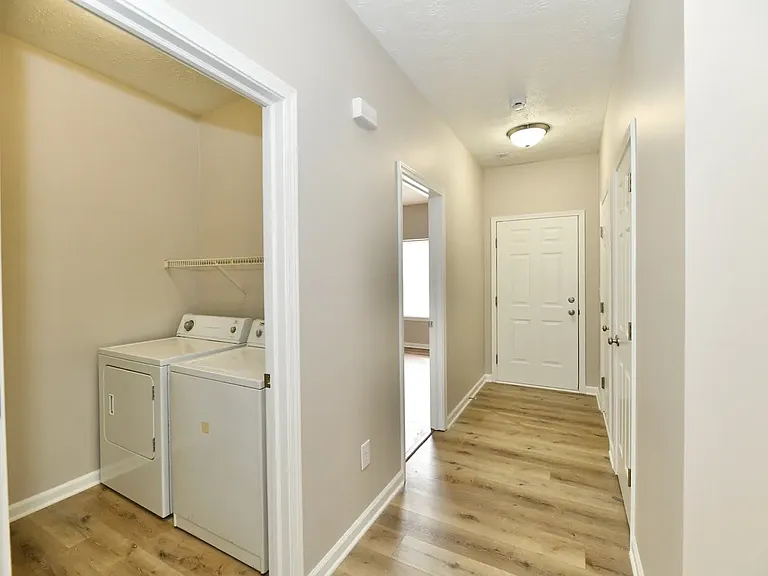 10454 Platinum Dr — Photo 3