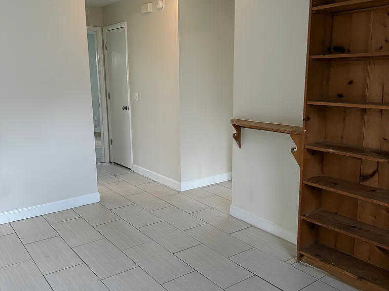 1007 Tiburon Dr — Photo 11