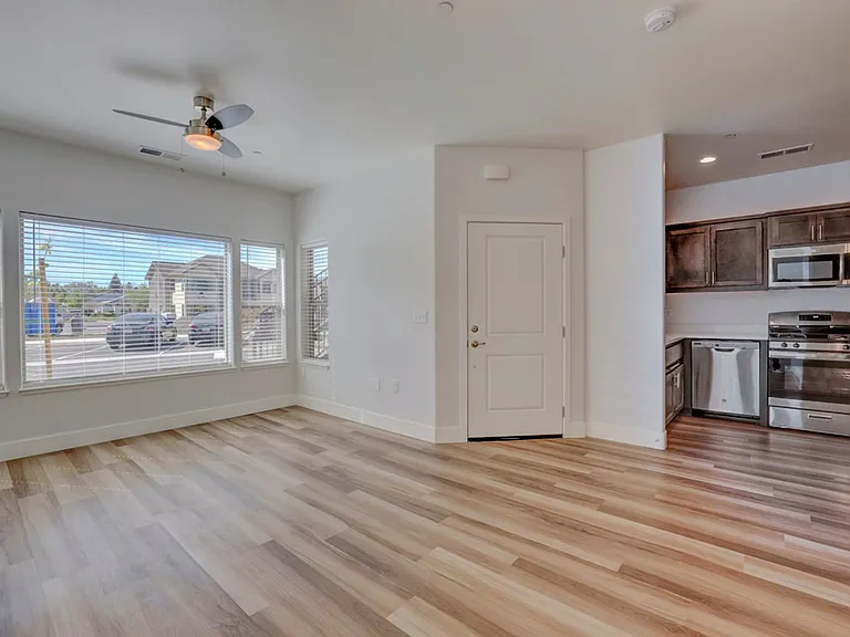 The Enclave Apartments — Photo 4