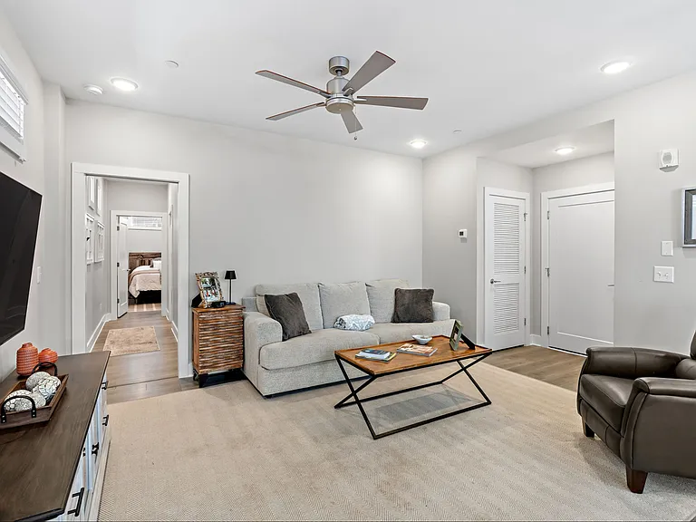 1608 Marshall Hollow Dr #102 — Photo 3