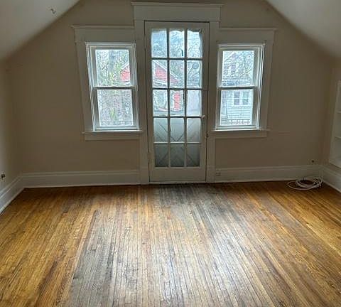 4th image of 488 Lisbon Ave