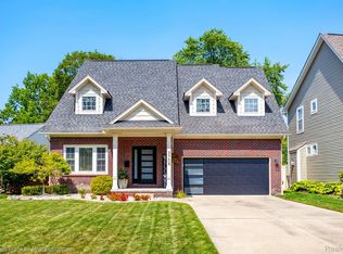 3708 Kensington Dr, Royal Oak, MI 48073