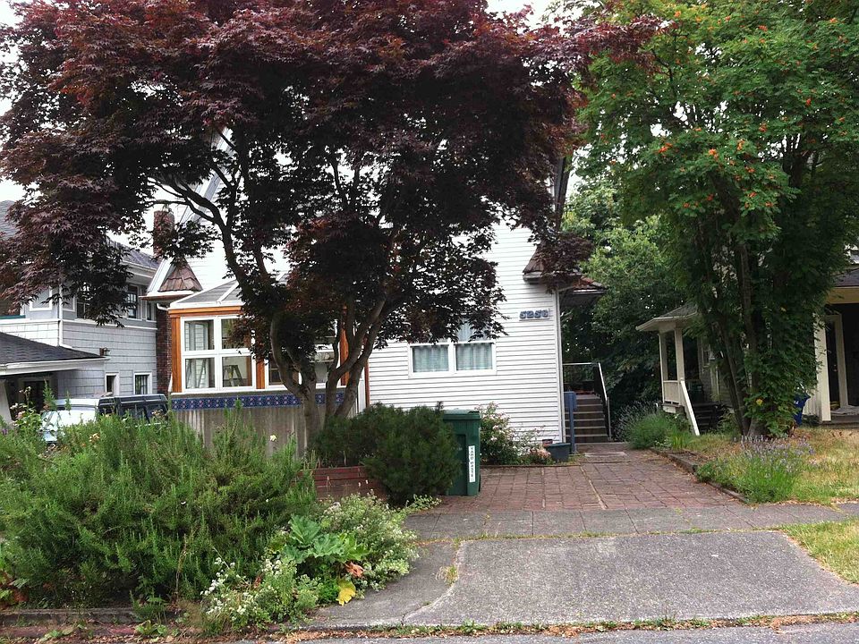 2nd image of 5256 19th Ave NE