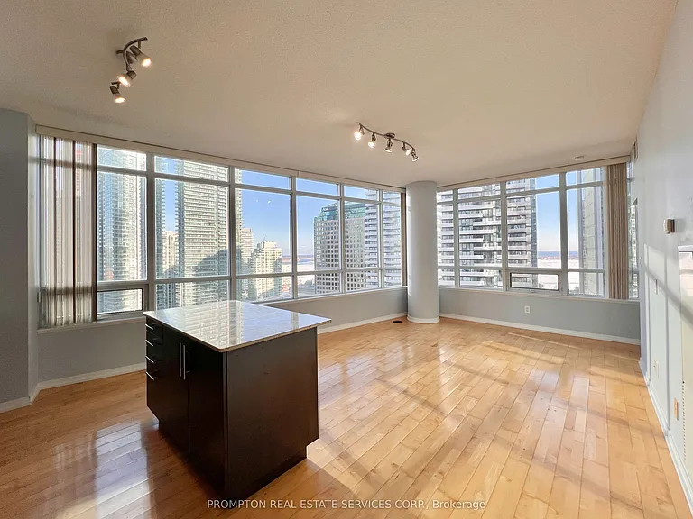 65 Bremner Blvd #1910 — Photo 4