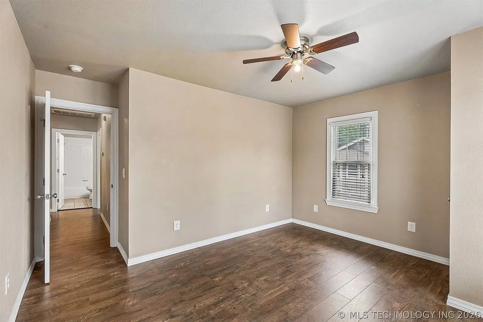 Tulsa University 2-Bed, 2-Bath Gem on East 12th Street — Photo 4
