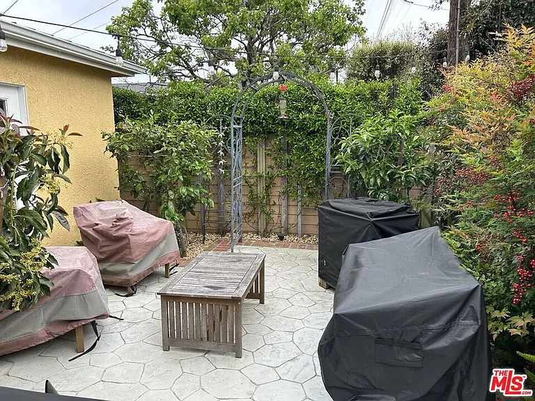 4333 S Westlawn Ave — Photo 9
