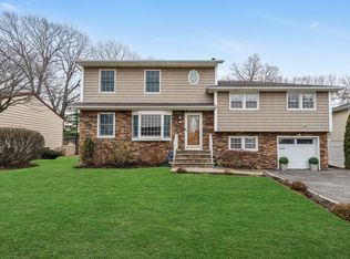128 Bell Ave, Saddle Brook, NJ 07663