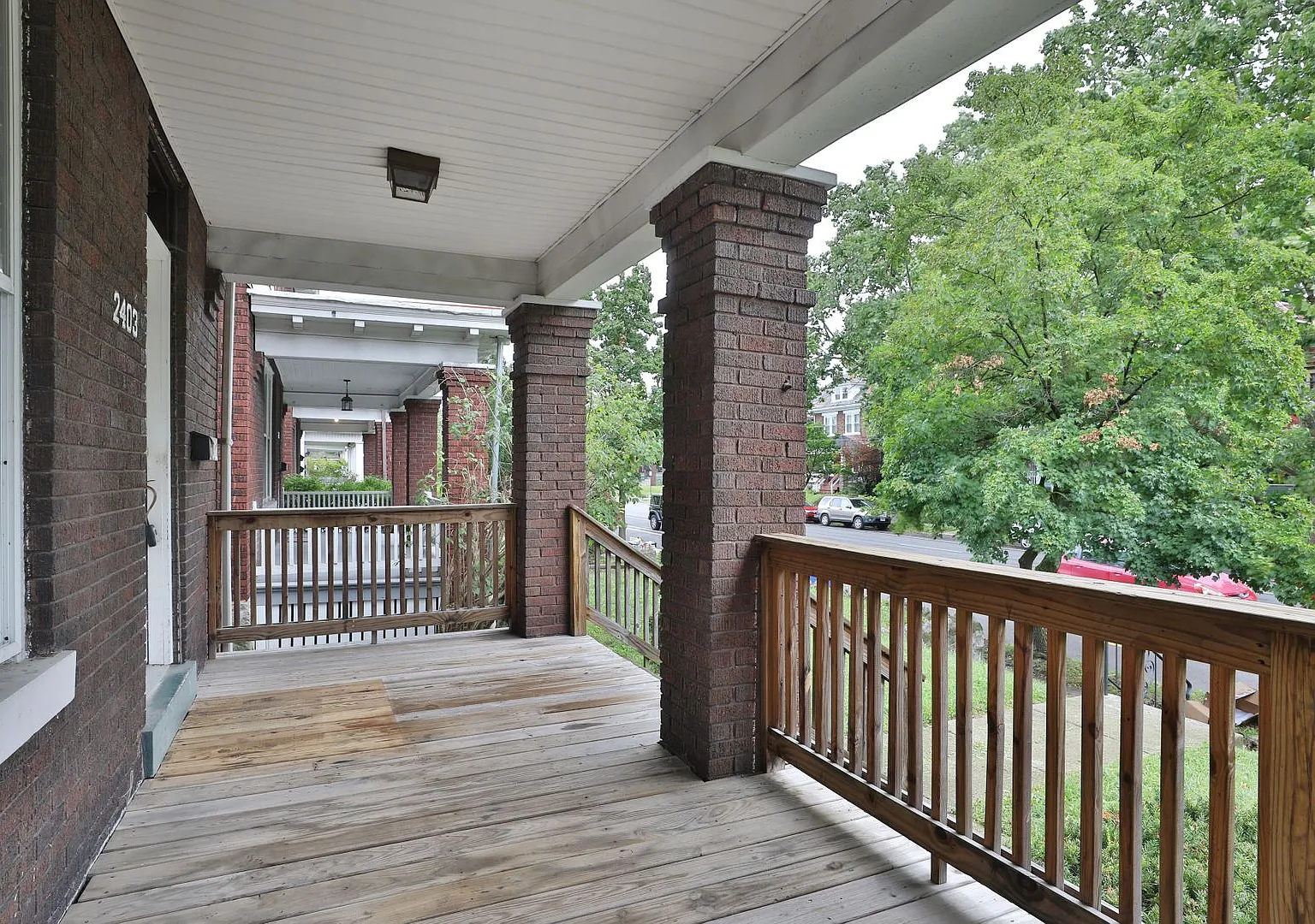 Beautiful Renovated Home — Photo 3
