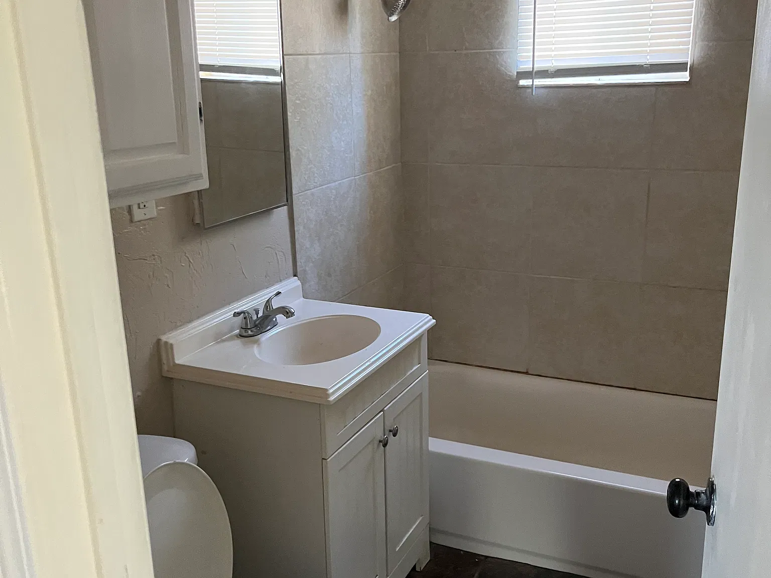 2 bed, 828 sqft, $850 — Photo 2
