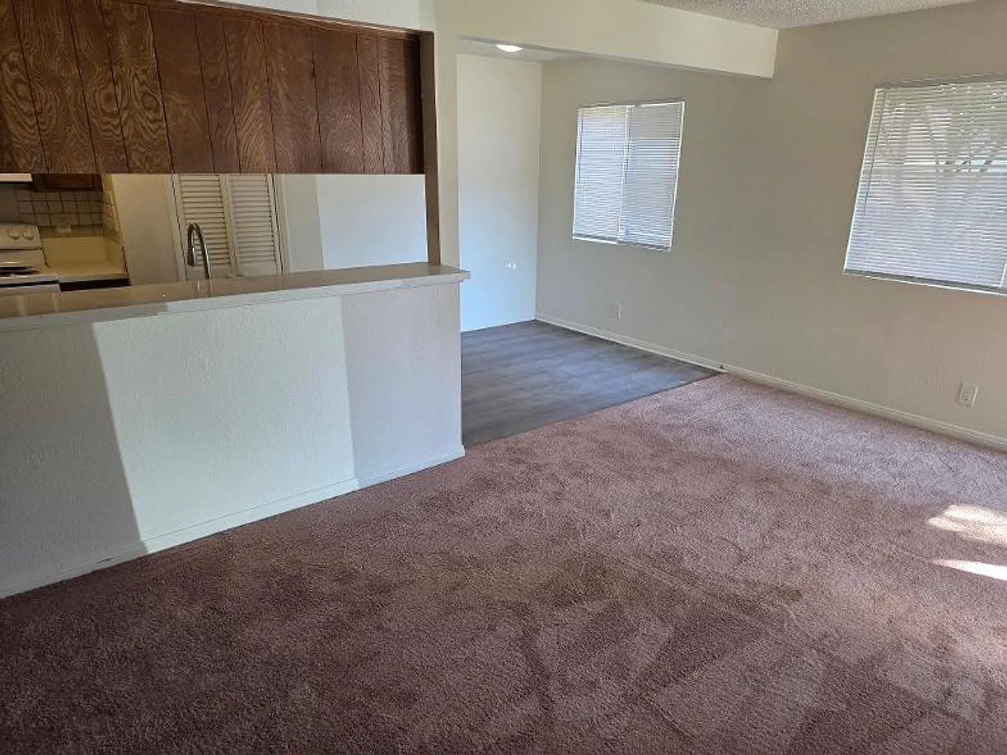 Marina Victoria Townhouse, garage & pool — Photo 4
