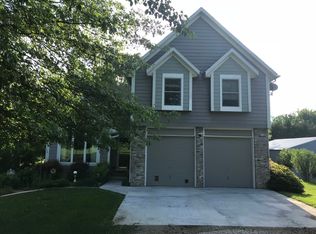 28550 Woodland Rd, Paola, KS 66071