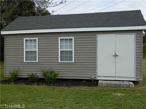 3rd image of 3392 Rebecca Dr
