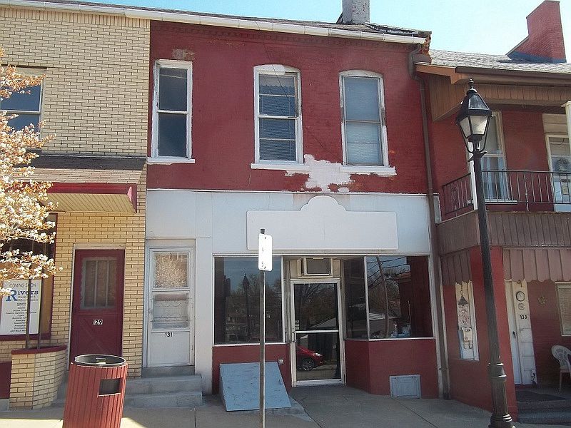 1st image of 131 E Market St