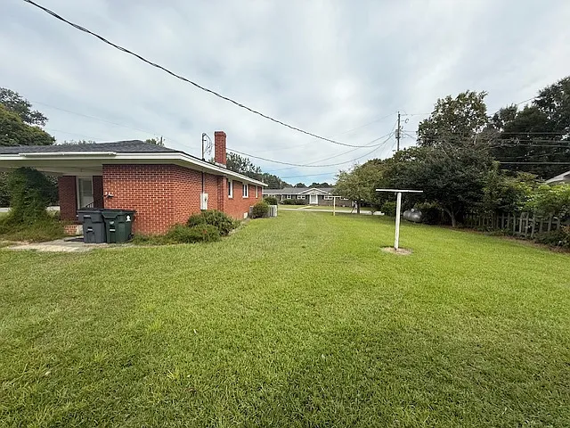 704 Maple Ave — Photo 2