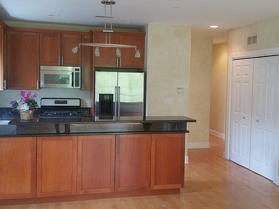 3rd image of 2630 W Evergreen Ave APT 2W