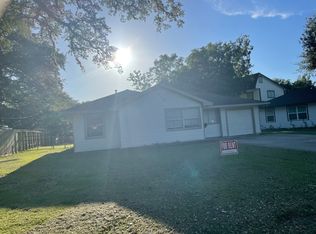 410 Gardenia St, Lake Jackson, TX 77566