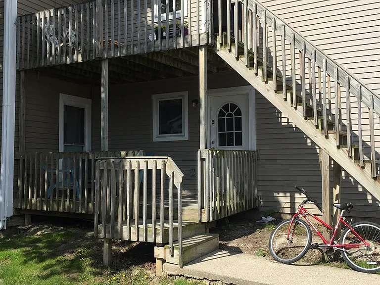 512 W Cross St — Photo 27