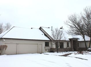 7125 Sarah Dr, Chaska, MN 55318