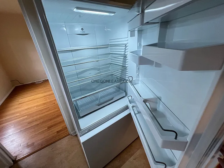 2 Bedroom 2 bath downtown apartment available now — Photo 8