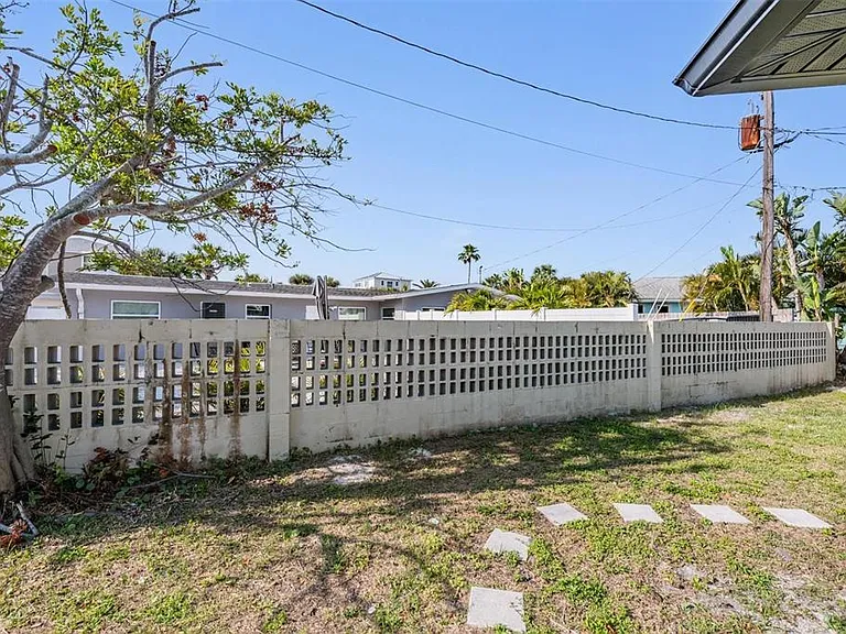 14040 Miramar Ave — Photo 23